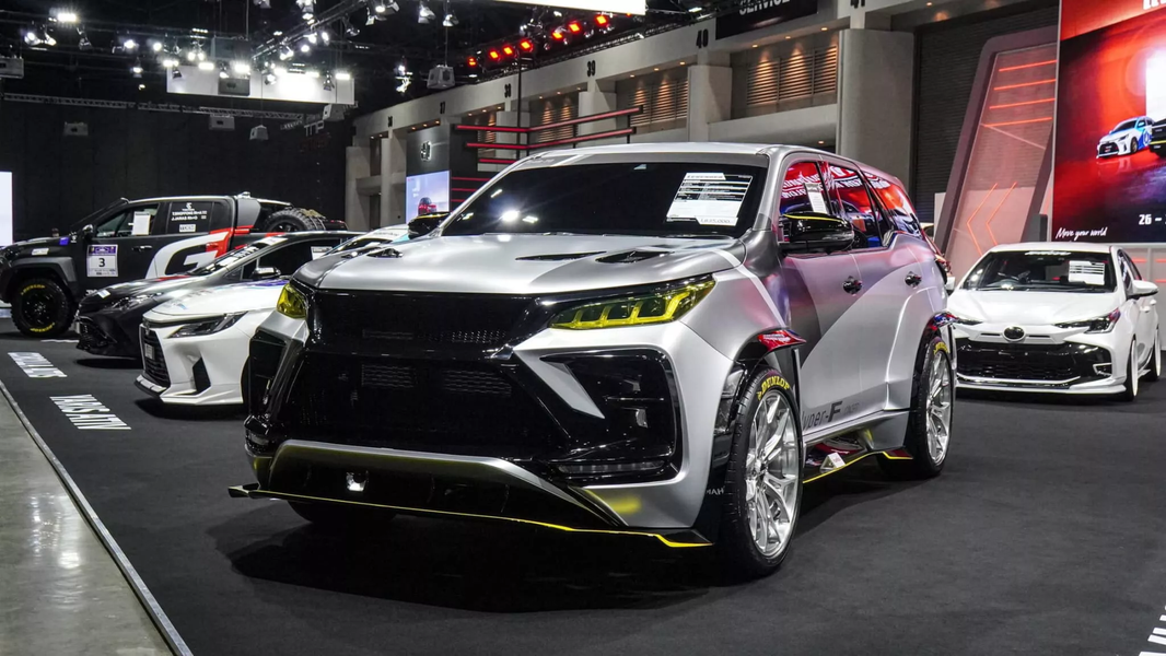 Семиместный Toyota Fortuner превратили в спортивный четырехместный Toyota Hyper-F, фото 1