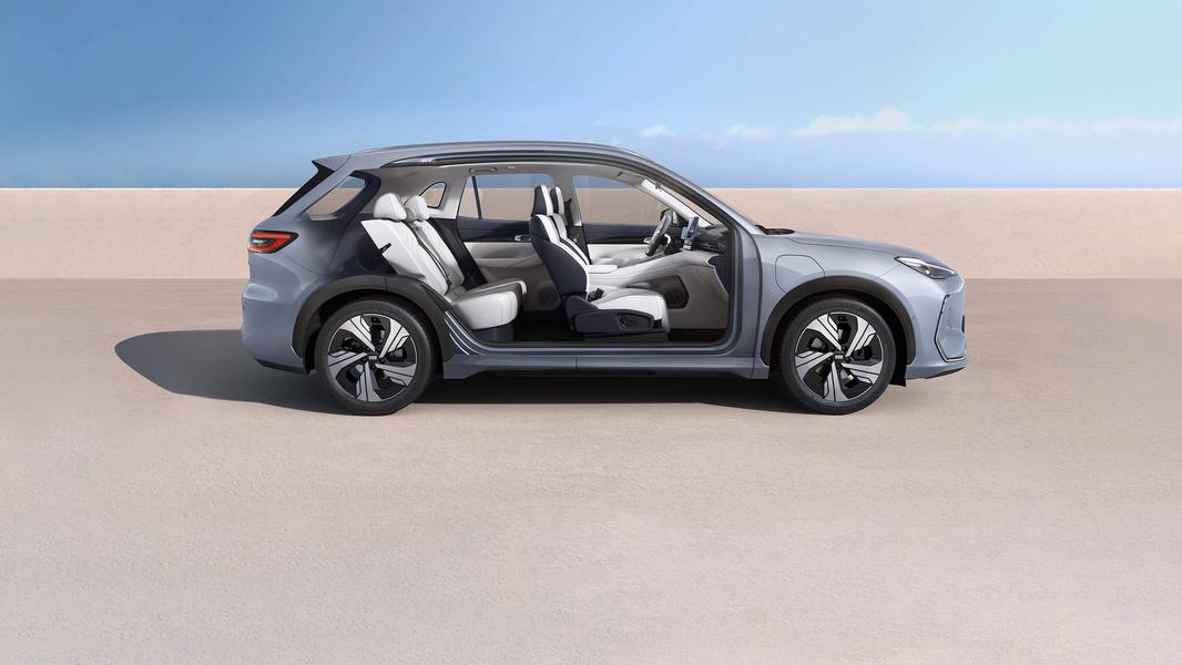 Фото Geely