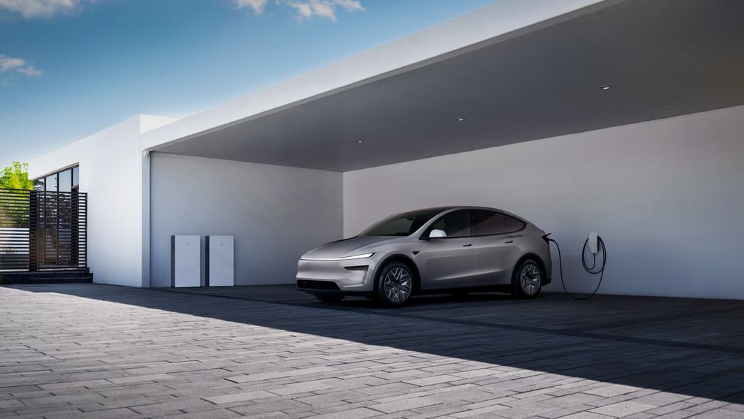 11,5 кВт мощности для питания целого дома. Семиместная версия Tesla Model Y L поддерживает технологию PowerShare в США