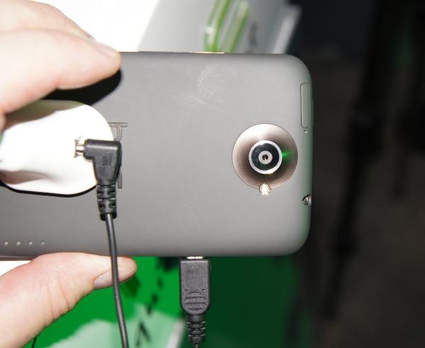 Презентация смартфонов HTC One