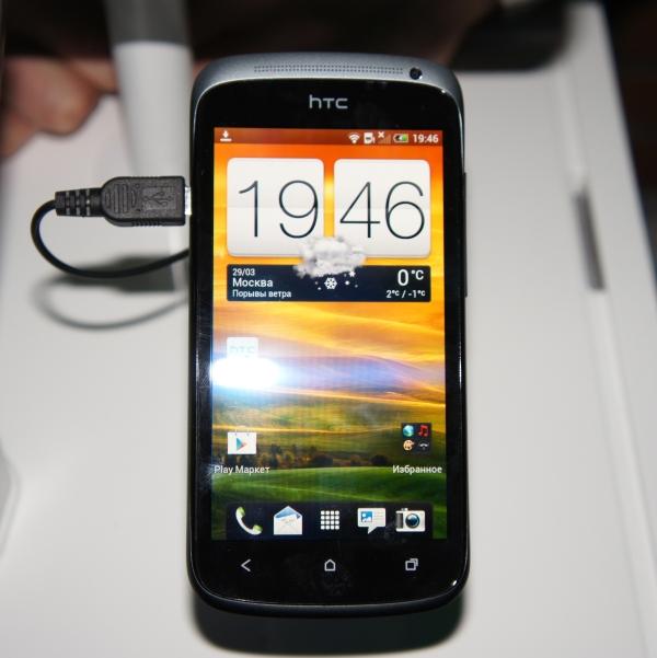 Презентация смартфонов HTC One