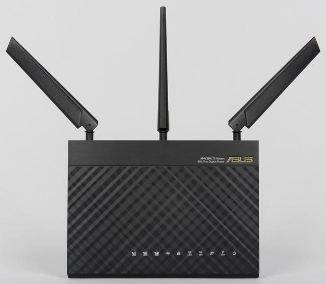 Внешний вид Asus 4G-AC55U Внешний вид Asus 4G-AC55U
