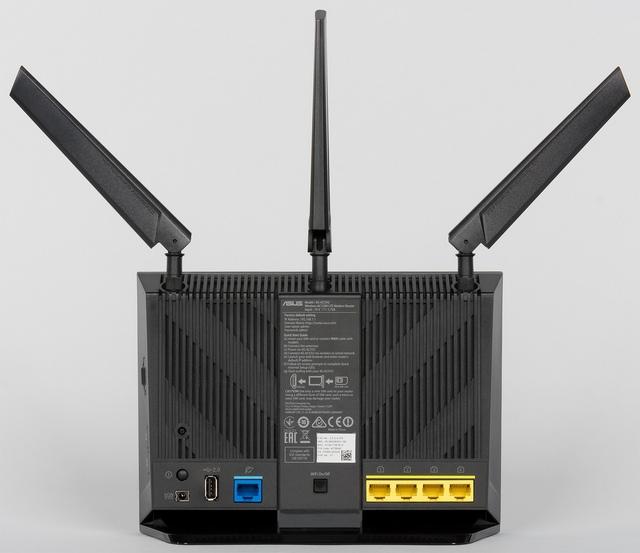 Внешний вид Asus 4G-AC55U Внешний вид Asus 4G-AC55U