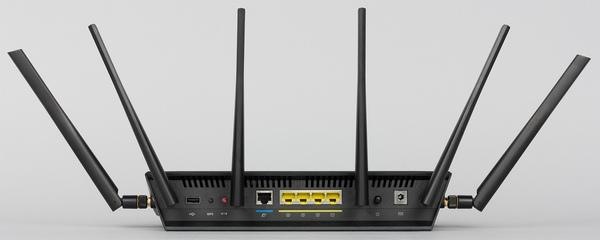 Внешний вид Asus RT-AC3200 Внешний вид Asus RT-AC3200