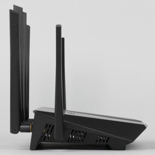 Внешний вид Asus RT-AC3200 Внешний вид Asus RT-AC3200