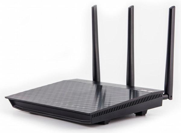 Внешний вид беспроводного роутера Asus RT-AC66U