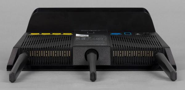 Внешний вид Asus RT-AC68U Внешний вид Asus RT-AC68U