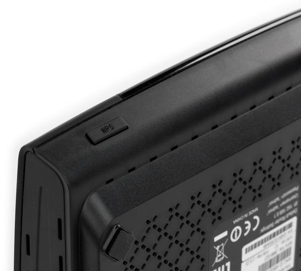 Внешний вид D-Link DIR-825/AC Внешний вид D-Link DIR-825/AC