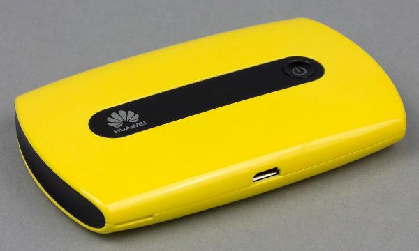 Внешний вид роутера Huawei E5221 Внешний вид роутера Huawei E5221