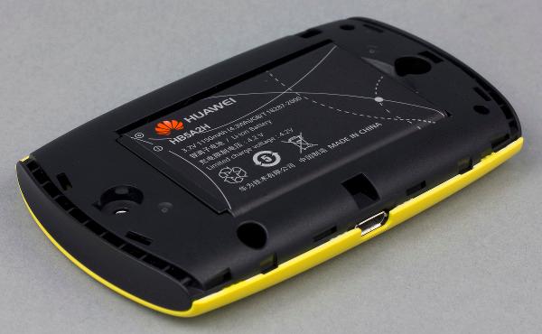 Внешний вид роутера Huawei E5221 Внешний вид роутера Huawei E5221