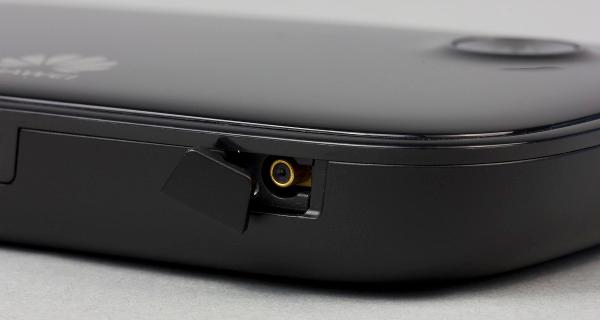 Внешний вид роутера Huawei E5776 Внешний вид роутера Huawei E5776