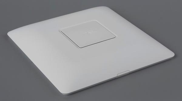 Внешний вид точки доступа Ubiquiti UniFi AP AC Внешний вид точки доступа Ubiquiti UniFi AP AC