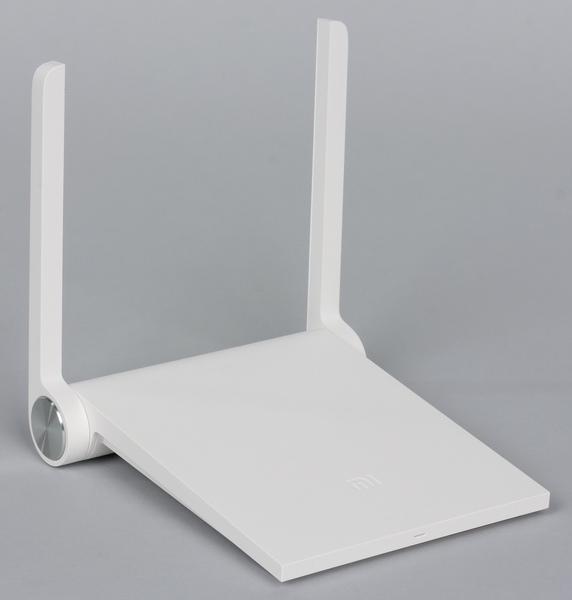 Внешний вид Xiaomi Mi Wi-Fi Mini Внешний вид Xiaomi Mi Wi-Fi Mini
