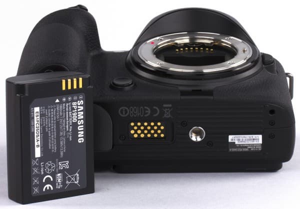 Беззеркальная фотокамера Samsung NX1 формата APS-C со сменными объективами:, фото 6