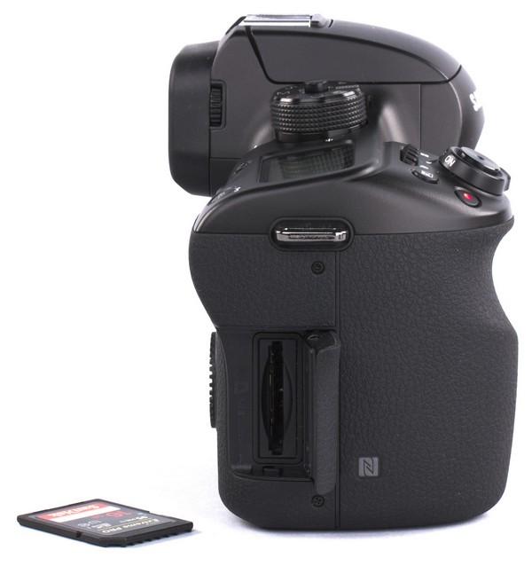 Беззеркальная фотокамера Samsung NX1 формата APS-C со сменными объективами:, фото 8