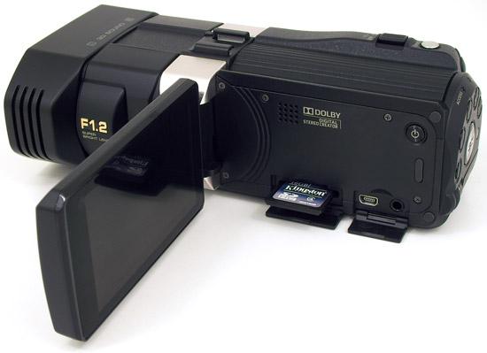 3D-видеокамера JVC GS-TD1