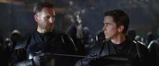 Анри Дюкар (Лиам Нисон) - наставник Брюса Уэйна (Кристиан Бейл)
