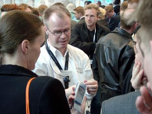 CeBIT 2002: День второй - новинки в области мобильной связи и коммуникаций, фото 26