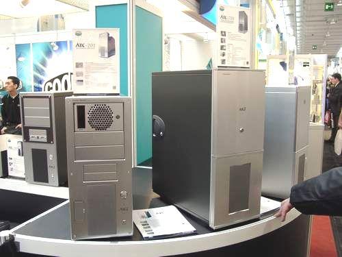 CeBIT 2002: День третий - корпусы, клавиатуры, кулеры, КПК и аксессуары, фото 12