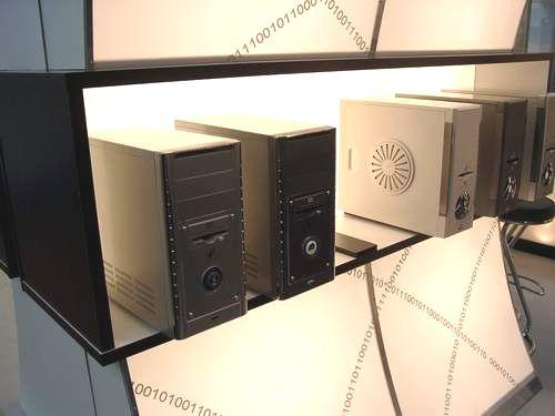 CeBIT 2002: День третий - корпусы, клавиатуры, кулеры, КПК и аксессуары, фото 18