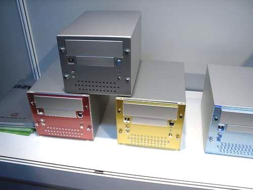 CeBIT 2002: День третий - корпусы, клавиатуры, кулеры, КПК и аксессуары, фото 8