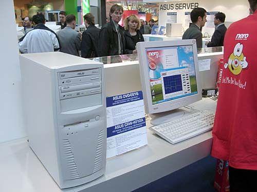 CeBIT 2002: День четвертый - путешествие по стендам компьютерных компаний, фото 14