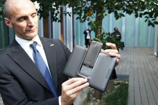 Презентация Asus Padfone2 в Милане