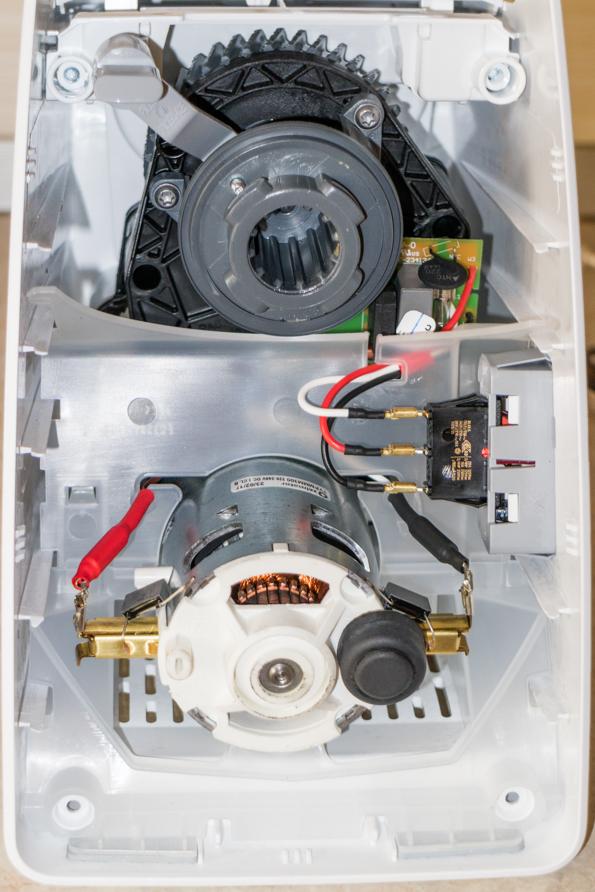 Мясорубка Bosch MFW3540W