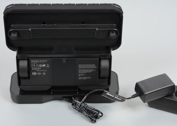 iRobot Braava 380t. Зарядка на базе iRobot Braava 380t. Зарядка на базе