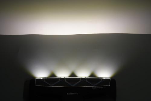Пылесос Philips Performer Ultimate (FC8924/01). TriActive LED