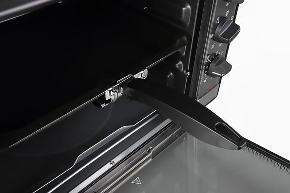 Компактная электрическая духовка Rommelsbacher BG 1550 с грилем и конвекцией