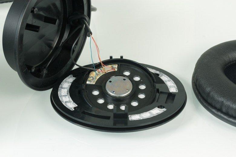 Недорогие закрытые наушники Audio-Technica ATH-AVC500:, фото 3