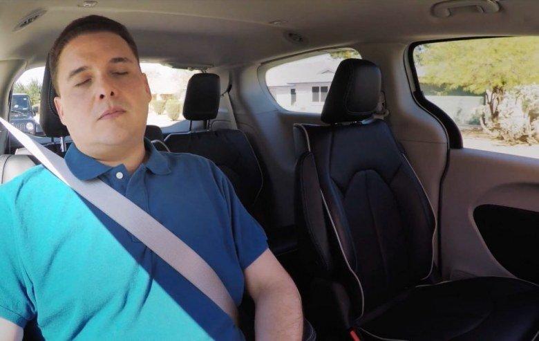 Видео дня: реакция людей, впервые едущих в беспилотном автомобиле Waymo, фото 1
