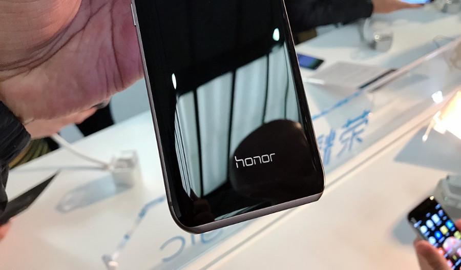 Huawei может создать смартфон, который будет работать с приложениями на основе блокчейна, фото 1
