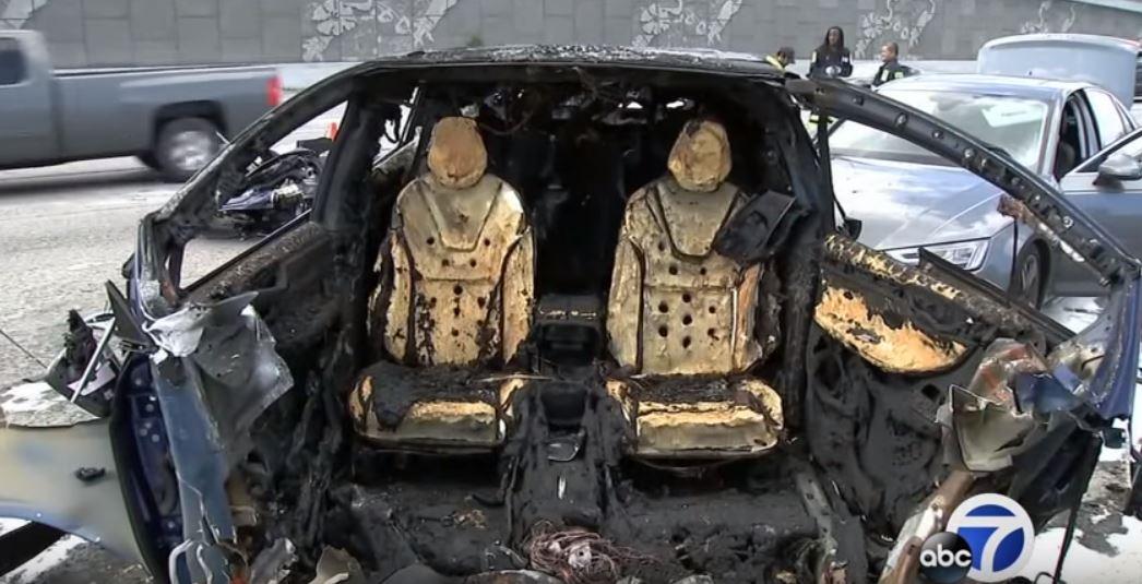 Во время недавнего смертельного ДТП автомобиль Tesla Model X двигался в режиме автопилота, фото 2