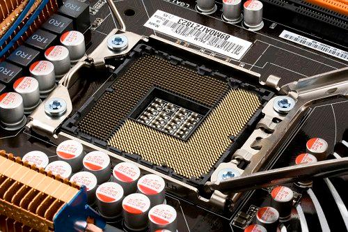 Socket 1366 с открытой крышкой