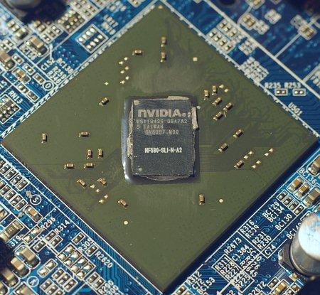 Южный мост (MCP55 = nForce 590 SLI)