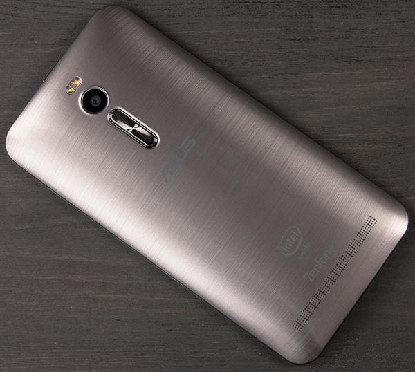 Дизайн смартфона Asus Zenfone 2 ZE551ML