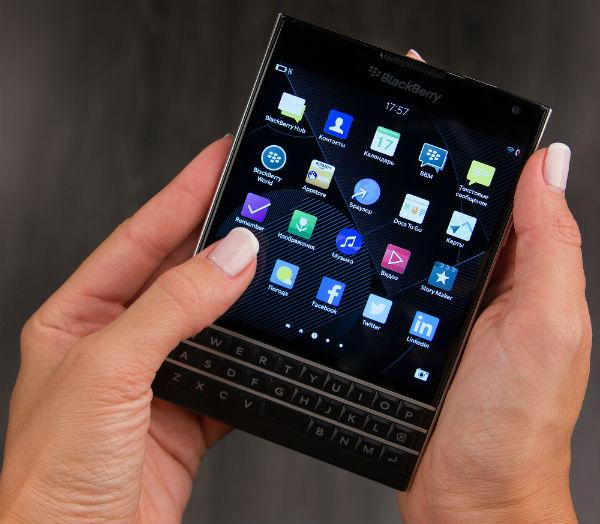 Смартфон BlackBerry Passport Смартфон BlackBerry Passport