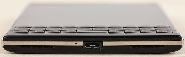Смартфон BlackBerry Passport Смартфон BlackBerry Passport