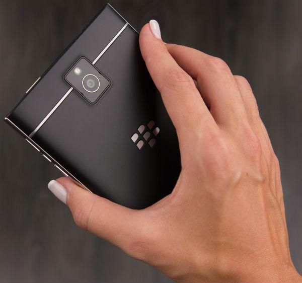 Смартфон BlackBerry Passport Смартфон BlackBerry Passport