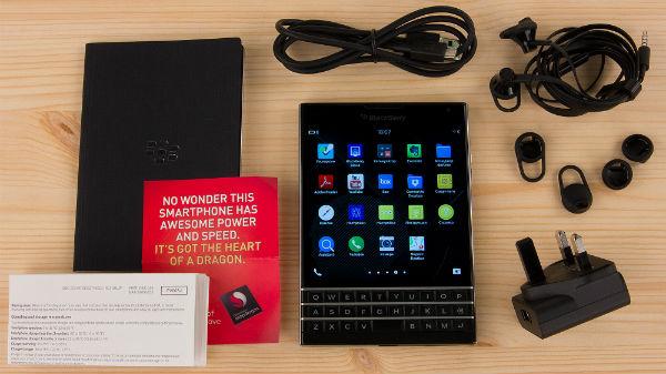 Смартфон BlackBerry Passport Смартфон BlackBerry Passport