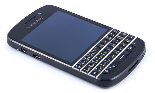 Передняя сторона смартфона BlackBerry Q10 Передняя сторона смартфона BlackBerry Q10