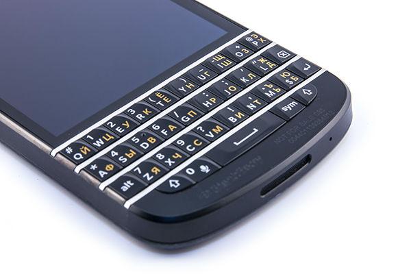 Смартфон BlackBerry Q10 Смартфон BlackBerry Q10