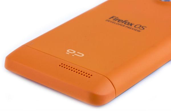 Нижняя сторона смартфона Geeksphone Keon Нижняя сторона смартфона Geeksphone Keon