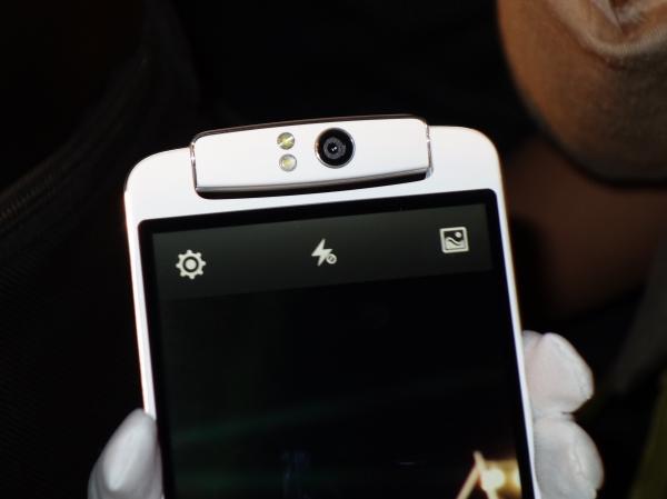 Первое знакомство с планшетофоном Oppo N1:, фото 2
