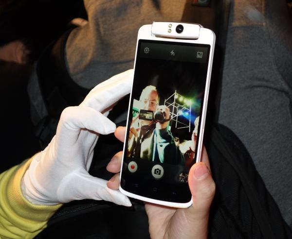 Первое знакомство с планшетофоном Oppo N1:, фото 6