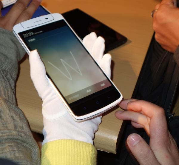 Первое знакомство с планшетофоном Oppo N1:, фото 32