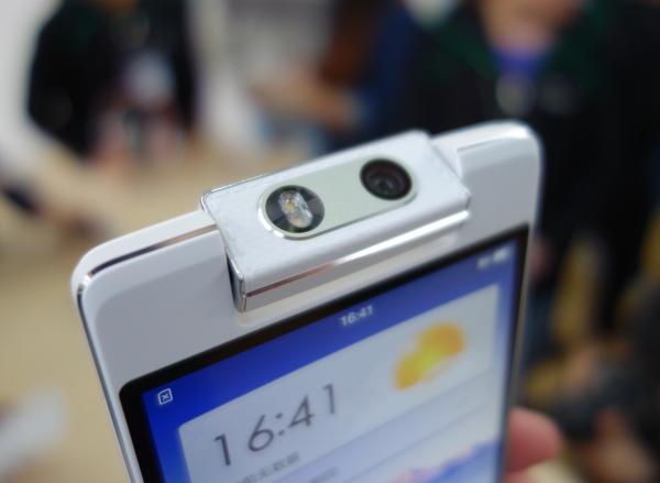 Презентация смартфонов Oppo N3 и R5 в Пекине:, фото 7