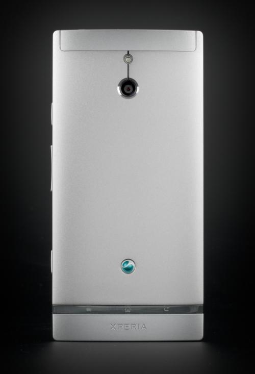 Sony Xperia P — тыльная часть Sony Xperia P — тыльная часть